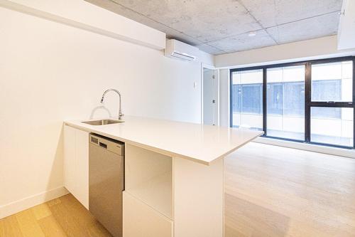 Kitchen - 309-1 Av. Viger O., Montréal (Ville-Marie), QC - Indoor