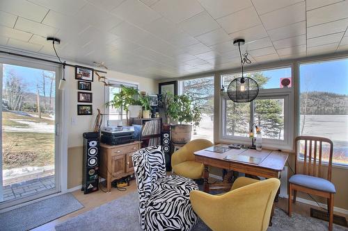 Salon - 266 Route 170, Sagard, QC - Indoor Photo Showing Other Room