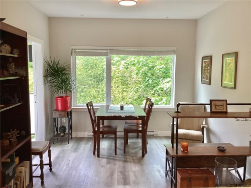 215-20 Barsby Ave, Nanaimo, BC - Indoor Photo Showing Dining Room