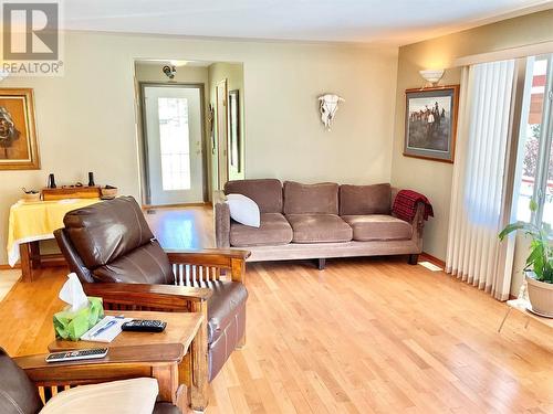 1660 3 Highway, Midway, BC 