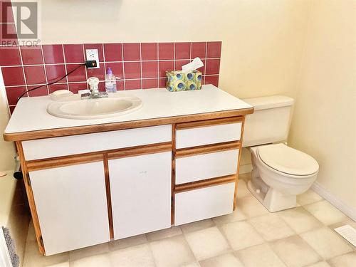 1660 3 Highway, Midway, BC 