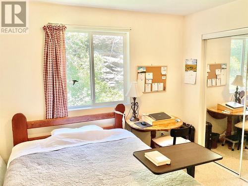 1660 3 Highway, Midway, BC 