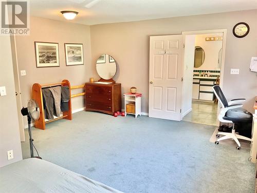 1660 3 Highway, Midway, BC 