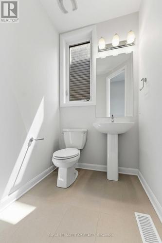 2026 Wanderer Avenue, Ottawa, ON - Indoor Photo Showing Bathroom