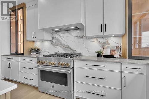 72 Arrowwood Path, Middlesex Centre (Ilderton), ON - Indoor Photo Showing Kitchen With Upgraded Kitchen