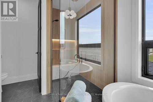 72 Arrowwood Path, Middlesex Centre (Ilderton), ON - Indoor Photo Showing Bathroom