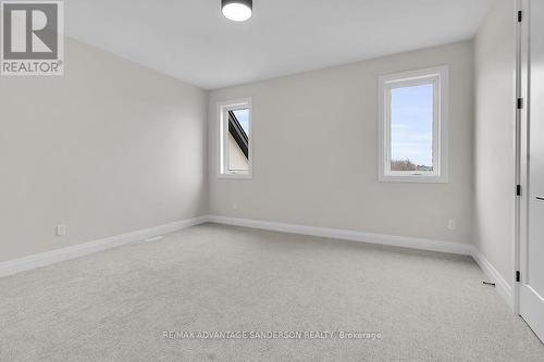 72 Arrowwood Path, Middlesex Centre (Ilderton), ON - Indoor Photo Showing Other Room
