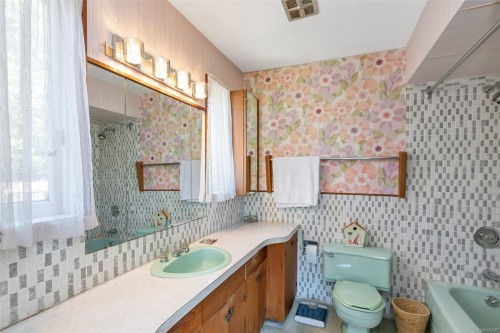 6364 Deykin Ave, Duncan, BC 