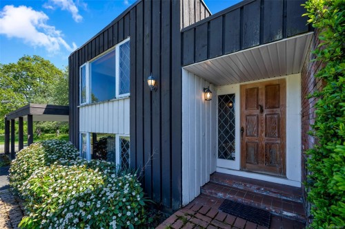 6364 Deykin Ave, Duncan, BC 