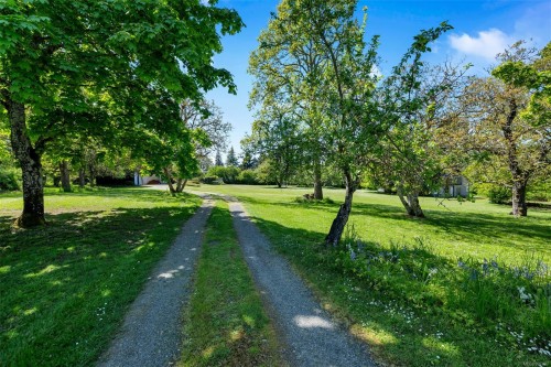 6364 Deykin Ave, Duncan, BC 