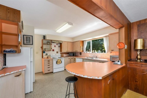 6364 Deykin Ave, Duncan, BC 