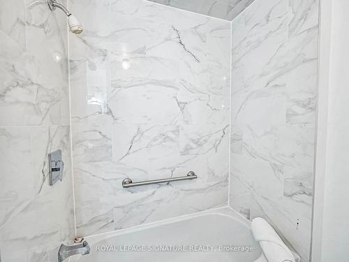 554 Galaxy Court, Mississauga, ON -  Photo Showing Bathroom