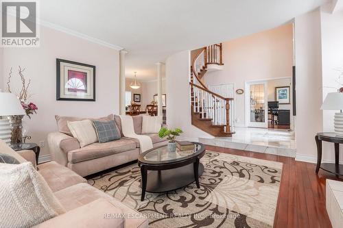 1401 Tamworth Court, Burlington, ON - Indoor Photo Showing Living Room