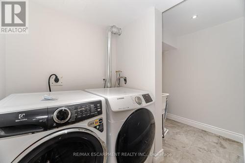 4004 Midhurst Lane, Mississauga, ON - Indoor Photo Showing Laundry Room