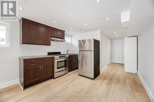 4004 Midhurst Lane, Mississauga, ON - Indoor Photo Showing Kitchen