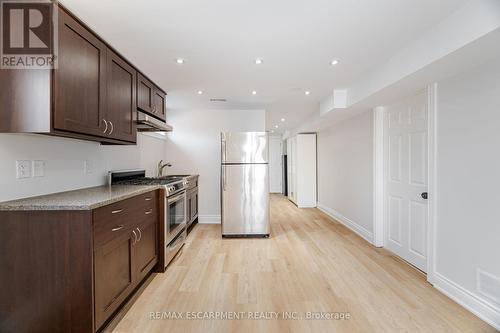 4004 Midhurst Lane, Mississauga, ON - Indoor Photo Showing Kitchen