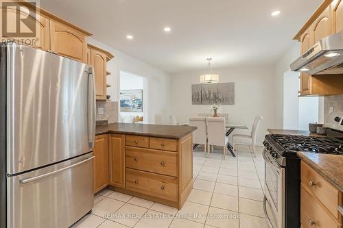 76 Cloverhill Road, Hamilton, ON - Indoor Photo Showing Kitchen