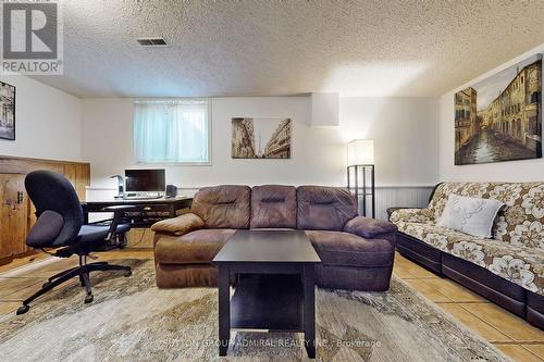 1873 Bonnymede Drive, Mississauga, ON - Indoor Photo Showing Living Room