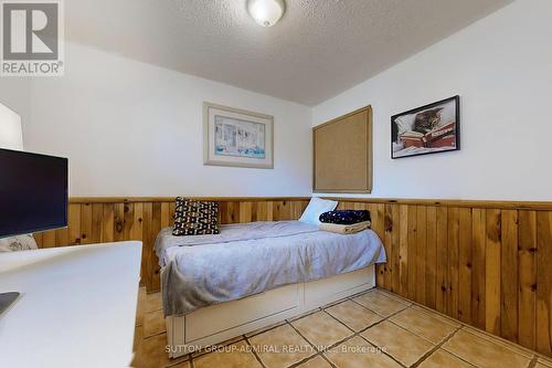 1873 Bonnymede Drive, Mississauga, ON - Indoor Photo Showing Bedroom