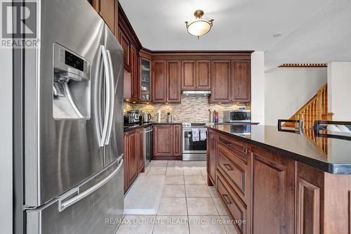 3637 Emery Drive, Mississauga, ON - Indoor Photo Showing Kitchen With Stainless Steel Kitchen