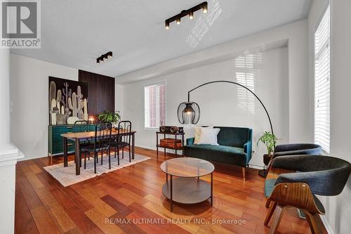 3637 Emery Drive, Mississauga, ON - Indoor Photo Showing Living Room