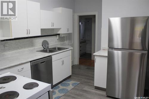 1925 Lorne Avenue, Saskatoon, SK - Indoor Photo Showing Kitchen With Stainless Steel Kitchen With Double Sink