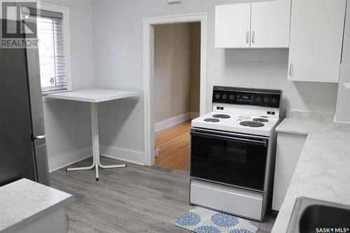 1925 Lorne Avenue, Saskatoon, SK - Indoor Photo Showing Kitchen