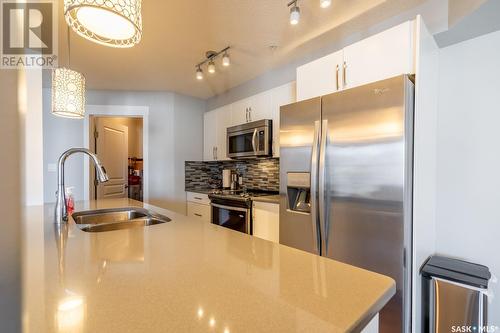 214 5301 Universal Crescent, Regina, SK - Indoor Photo Showing Kitchen With Double Sink With Upgraded Kitchen