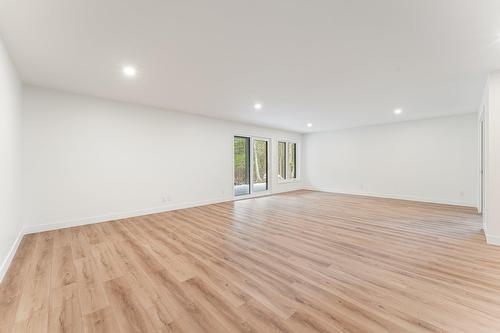 Salle familiale - 526 Ch. Laurendeau, Magog, QC - Indoor Photo Showing Other Room