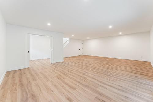 Salle familiale - 526 Ch. Laurendeau, Magog, QC - Indoor Photo Showing Other Room