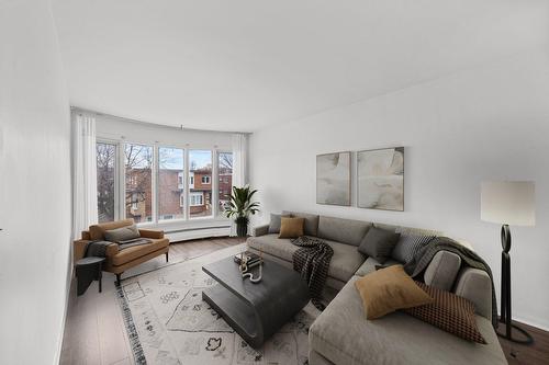 Living room - 2292 Rue Bourgoin, Montréal (Saint-Laurent), QC - Indoor Photo Showing Living Room