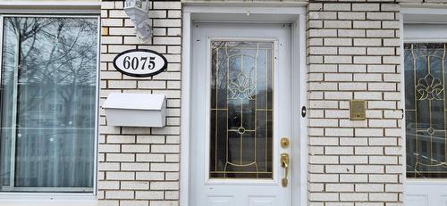 Exterior entrance - 6075 Rue Rina-Lasnier, Montréal (Saint-Léonard), QC - Outdoor