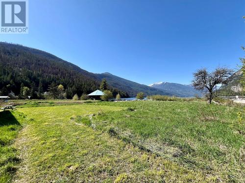 411 Main Street, Slocan, BC 