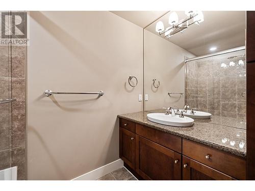 580 Sarsons Road Unit# 117, Kelowna, BC - Indoor Photo Showing Bathroom