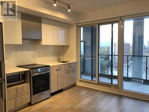 810 - 251 Jarvis Street, Toronto, ON - Indoor Photo Showing Kitchen