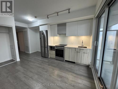 810 - 251 Jarvis Street, Toronto, ON - Indoor Photo Showing Kitchen With Upgraded Kitchen