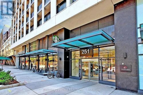 810 - 251 Jarvis Street, Toronto, ON - Outdoor