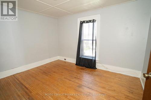 48 - 50 Lorne Avenue, Chatham-Kent (Chatham), ON - Indoor Photo Showing Other Room