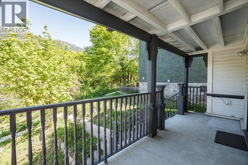 922 Front Street, Nelson, BC - Outdoor With Exterior