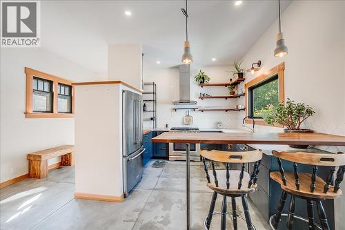 922 Front Street, Nelson, BC - Indoor