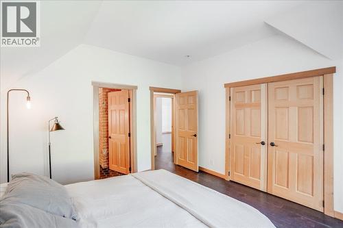 922 Front Street, Nelson, BC - Indoor Photo Showing Bedroom