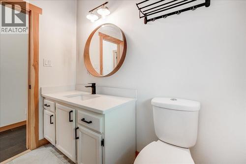 922 Front Street, Nelson, BC - Indoor Photo Showing Bathroom