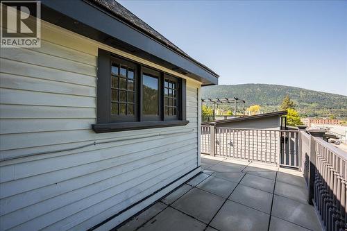 922 Front Street, Nelson, BC - Outdoor With Exterior