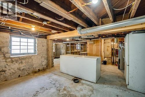 922 Front Street, Nelson, BC - Indoor Photo Showing Basement