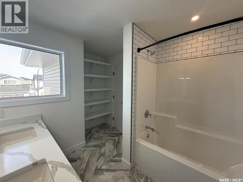 174 Doran Way, Saskatoon, SK - Indoor Photo Showing Bathroom