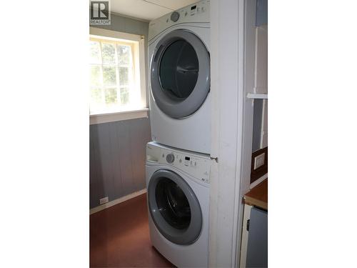 2370/2582 Barnhartvale Road, Kamloops, BC - Indoor Photo Showing Laundry Room