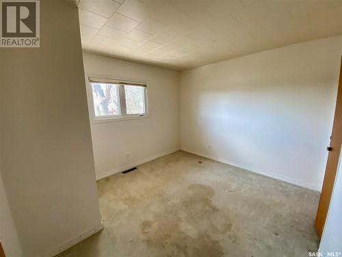 320 2 Street E, Carnduff, SK - Indoor Photo Showing Other Room