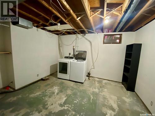 320 2 Street E, Carnduff, SK - Indoor