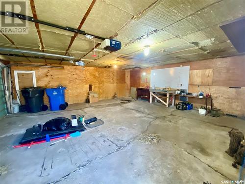 320 2 Street E, Carnduff, SK - Indoor Photo Showing Garage