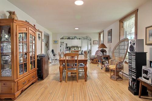 Salle à manger - 1099  - 1105 Rue Main, Ayer'S Cliff, QC - Indoor Photo Showing Dining Room